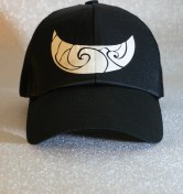 تصویر کلاه نقاب دار پشت توری شب تاب طرح موج و ماه(نئون) 