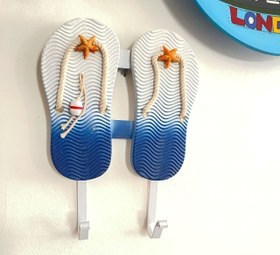 تصویر آویز دمپایی چوبی 