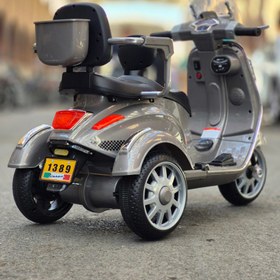 تصویر موتور دونفره شارژی وارداتی مدل Vespa 