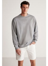 تصویر سویشرت خاکستری روشن بزرگ سایز ویلی برند grimelange Willie Oversize Light Grey Sweatshirt