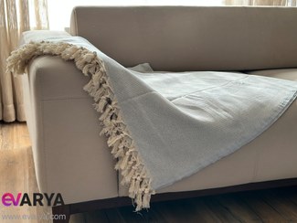 تصویر شال مبل منگوله دار بافت جناقی برند Viaden ابعاد 230×170 رنگ آبی خاکستری 