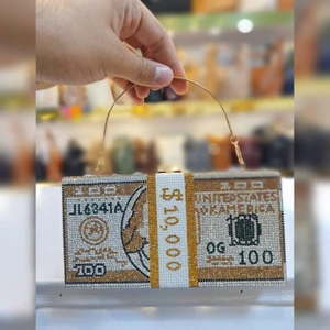 تصویر فروشگاه کیف و کوله شیک سال