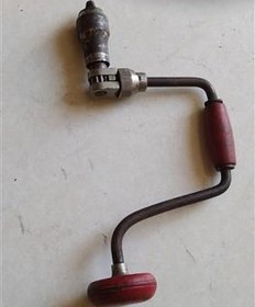 تصویر دریل دستی قدیمی آنتیک 