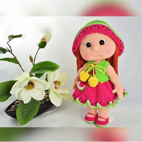 تصویر عروسک بافتنی دختر هندونه‌ای 