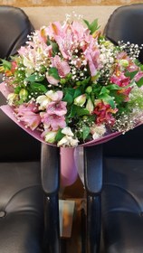 تصویر دسته گل السترمریا 