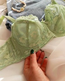 تصویر سوتین - سرخابی / ۸۵ 