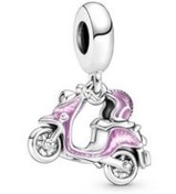 تصویر چارم وسپا صورتی پاندورا 