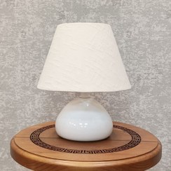 تصویر آباژور رومیزی مدرن، چراغ خواب جذاب و ظریف با طراحی مدرن و مینیمال، سرپیچ معمولی، رنگ سفید 