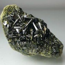 تصویر اپیدوت سیاه (Epidote) 