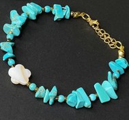 تصویر دستبند زنانه سنگ فیروزه و گلبرگ 