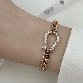 تصویر دستبند نعل اسبی 