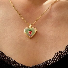 تصویر لاکت قلبی میناکاری 