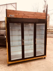 تصویر یخچال ویترینی سه درب 