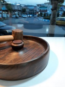 تصویر گردوشکن چوبی 