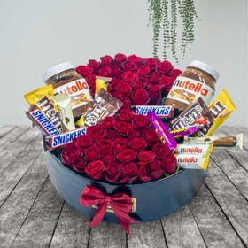 تصویر باکس گل و شکلات ولنتاین لاکچری مدل ثمیلا | کد: ZNB-TRB-AE498B8FFE764D9C926DDC7F9E28DC24 