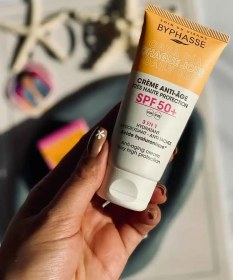 تصویر کرم ضدآفتاب بی رنگ بایفاس +50 spf حجم 50 میل 