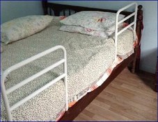 تصویر محافظ کنار تخت سالمند Bed Sidebar