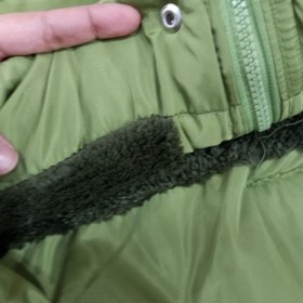 تصویر کاپشن بچگانه سبز 