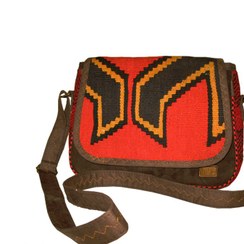 تصویر کیف گلیمی دوشی دردار بزرگ قرمز و مشکی 