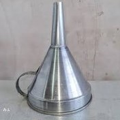 تصویر قیف فلزی دهانه 12 سانتی متر 