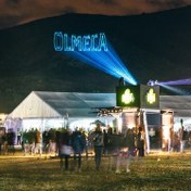 تصویر لیزرمتن نویس تبلیغاتی روی کوه 