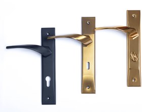 تصویر دستگیره درب پلاک کد ۲۱ کارو کلیدی مشکی 