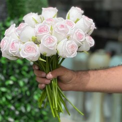 تصویر گل رز مصنوعی باکارا جوملیا لب صورتی ۱۰ شاخه 