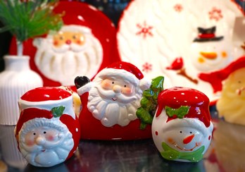 تصویر ست کریسمسی جادستمال کاغذی /نمکدان / فلفل دان (طرح اول) 