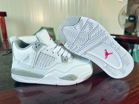 تصویر کتونی بچه گانه نایک ایر جردن ۴ طوسی سفید Nike air jordan 4 