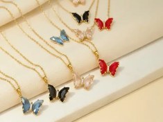 تصویر گردنبند و دستبند پروانه سواروسکی 
