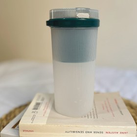 تصویر شیکر حرفه ای ورزشی 