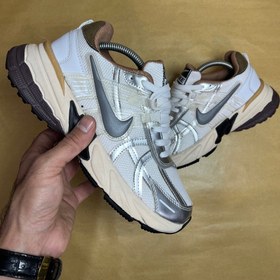 تصویر کتونی نایک v2k 