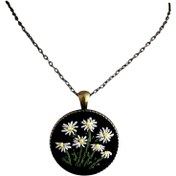 تصویر گردنبند گلدوزی بابونه 