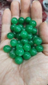 تصویر مهره سنگ جید سبز ۱۰میل اصل طبیعی سوراخ دار 