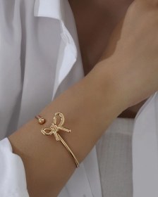 تصویر بنگل پاپیونی لنا 