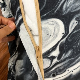 تصویر رو بالشی پنبه دوزی مدل ابروباد 