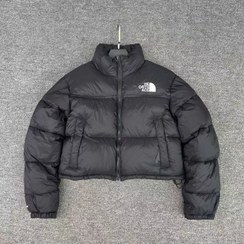 تصویر کاپشن کراپ زنانه شمعی طرح نورس فیس مشکی با آستر پَر | BAZARELL Women’s NORTH FACE Cropped Puffer Jacket 