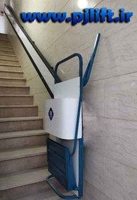 تصویر بالابر بیمار پله پیما ایستاده 