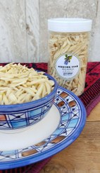 تصویر خلال بادام درختی 