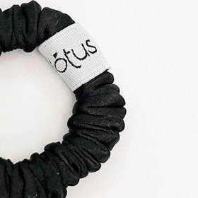 تصویر اسکرانچی اسمال مشکی 