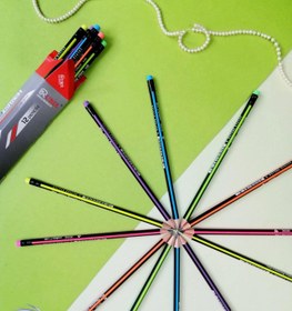 تصویر مداد مشکی روبیکس 