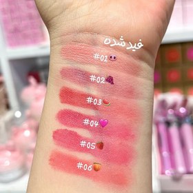 تصویر رژگونه مایع پددار CKNGN 