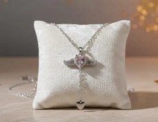 تصویر گردنبند قلب بالدار متحرک 