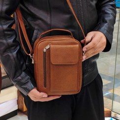 تصویر کیف دوشی چرم اسپرت ریواچرم تبریز مدل tt90 
