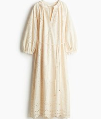 تصویر لباس شب مجلسی گلدوزی شده و کمربنددار زنانه کرم اچ اند ام 