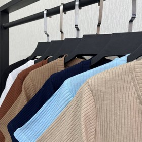 تصویر تیشرت یقه هفت کبریتی سفید 