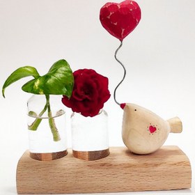 تصویر گلدان پرنده قلبی کوچک با بادکنک لاولی 