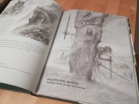 تصویر آرت بوک ارباب حلقه‌ها (موردور) A Middle-Earth Traveller: Sketches from Bag End to Mordor 