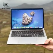 تصویر لپ تاپ MacBook pro 2018 