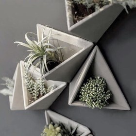 تصویر گلدان بتنی مثلثی دیواری مجموعه 7 عددی (مناسب گیاهان هوازی) 